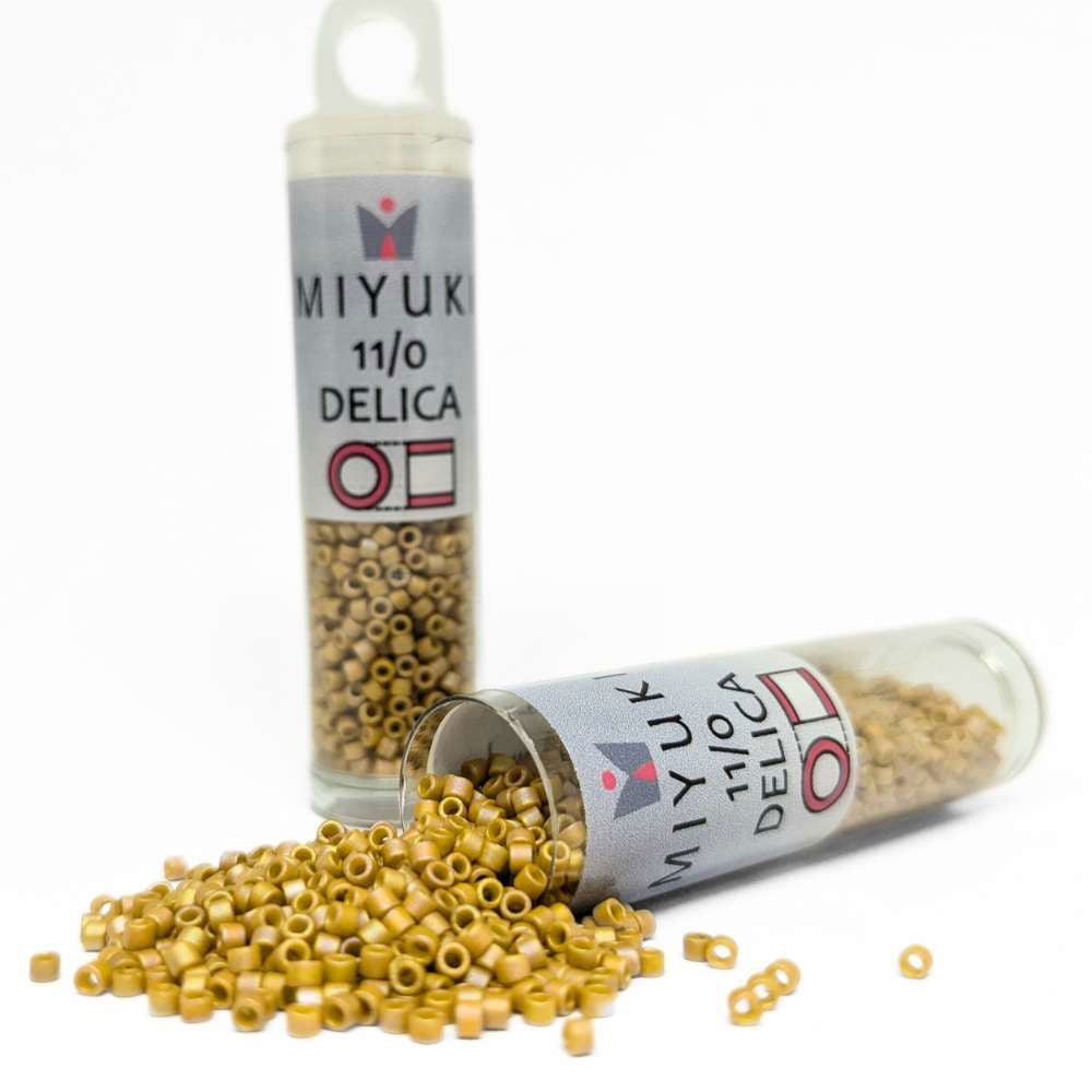DB2303 Tubo Miyuki Delica 11/0 Frost Opaque Glaze Rainbow Pistacho 7,2gr - Miyukilandia