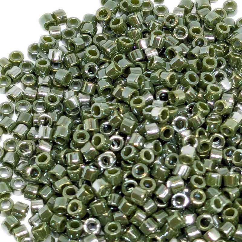 11/0 MIYUKI delica DB1566 - Avocado Luster 1gr.  - Miyukilandia