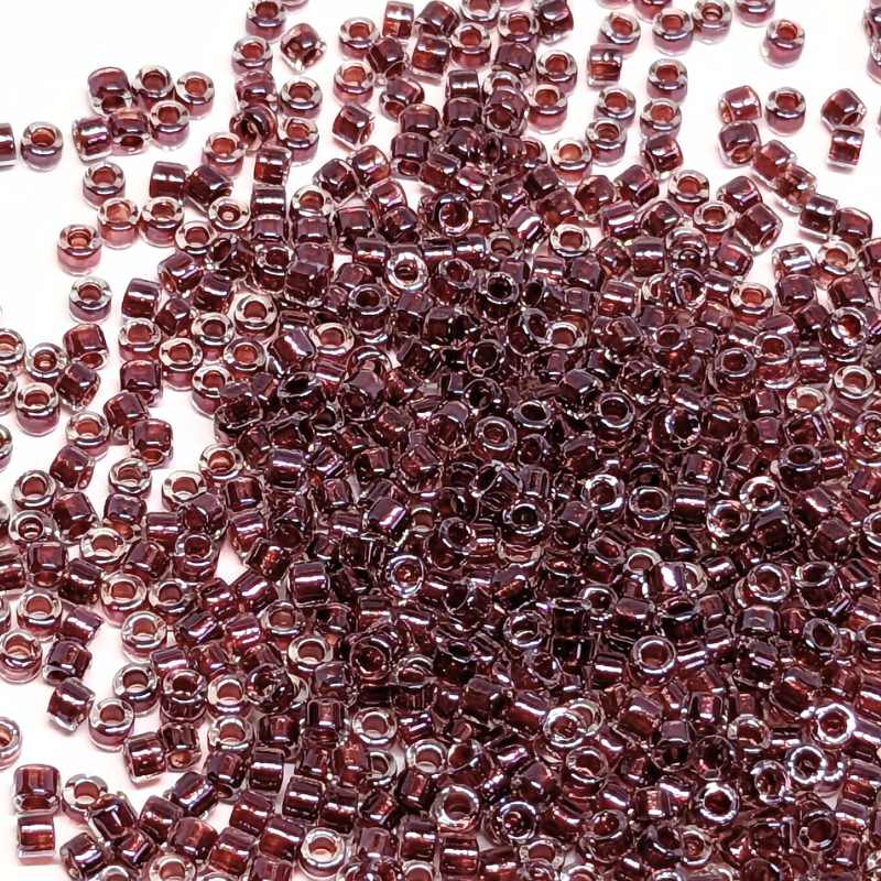11/0 MIYUKI delica DB0924 - Cranberry Lined Crystal - 1gr.  - Miyukilandia