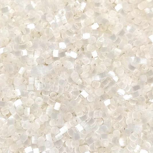 11/0 MIYUKI delica DB0673 - Light Satin Silk Creme  - 1gr.  - Miyukilandia