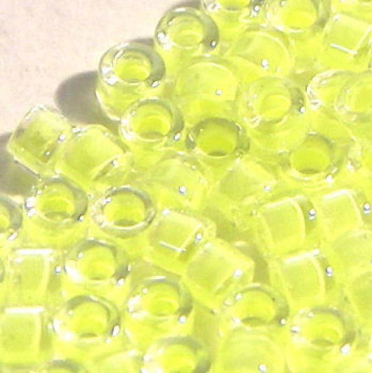 11/0 MIYUKI delica DB2031 - Luminous Limeade - 1gr.  - Miyukilandia