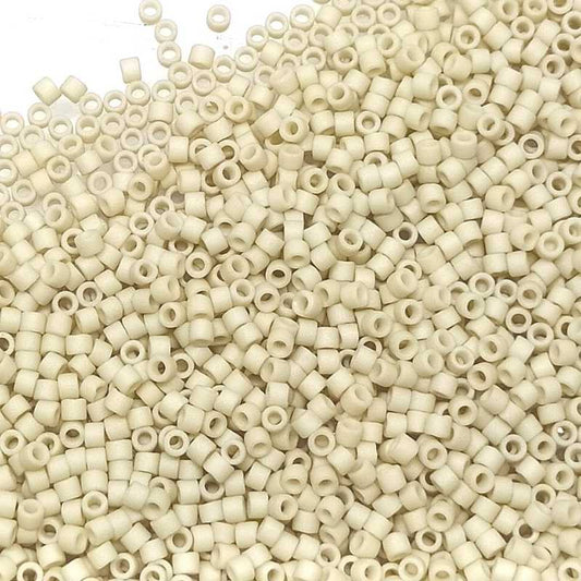 11/0 MIYUKI delica DB0388 - Matte Opaque Bone - 1gr.  - Miyukilandia