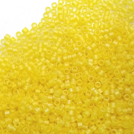 11/0 MIYUKI delica DB0854 - Matte Pale Yellow - 1gr.  - Miyukilandia