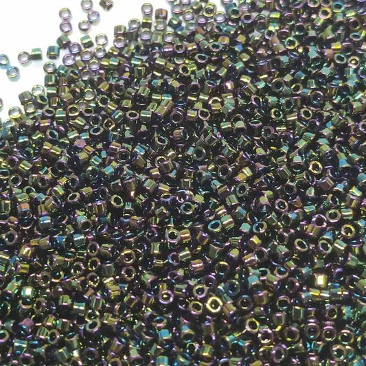 11/0 MIYUKI delica DB0003 - Metallic Forest Green Iris - 1gr.  - Miyukilandia