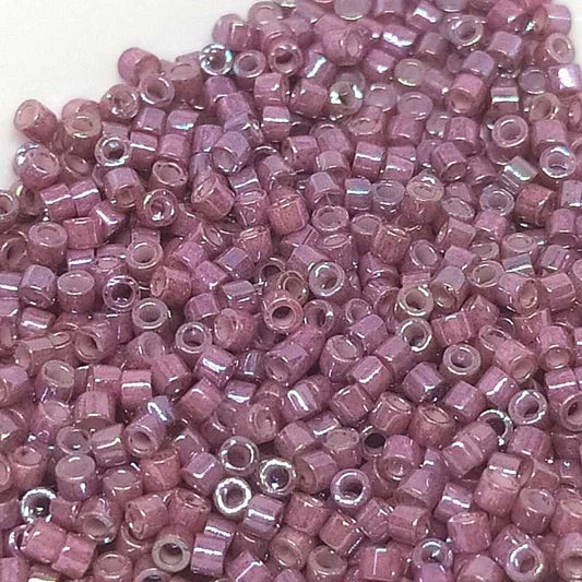 11/0 MIYUKI delica DB1015 - Metallic Raspberry Gold Iris - 1gr.  - Miyukilandia