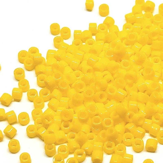 11/0 MIYUKI delica DB1132 - Opaque Canary - 1gr.  - Miyukilandia