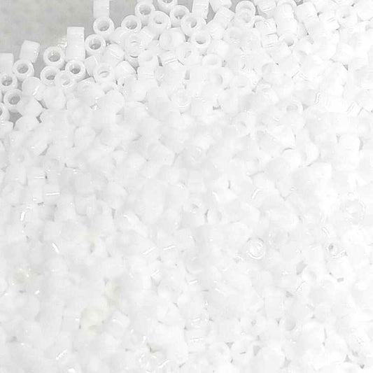 11/0 MIYUKI delica DB0200 - Opaque White - 1gr.  - Miyukilandia