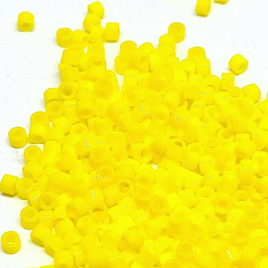 11/0 MIYUKI delica DB0721 - Opaque Yellow - 1gr.  - Miyukilandia