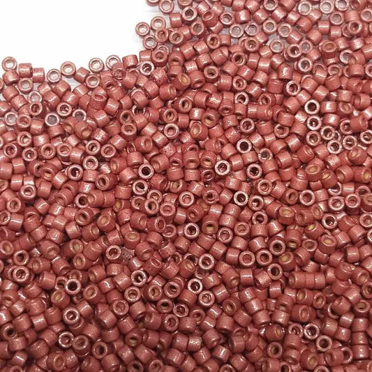 11/0 MIYUKI delica DB1838F Duracoat Galv. Matte Berry 1gr.  - Miyukilandia