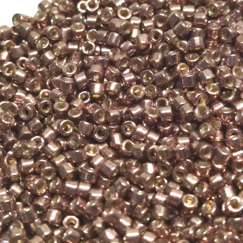 11/0 MIYUKI delica DB1843 Duracoat Galvanized Dark Mauve 1gr.  - Miyukilandia