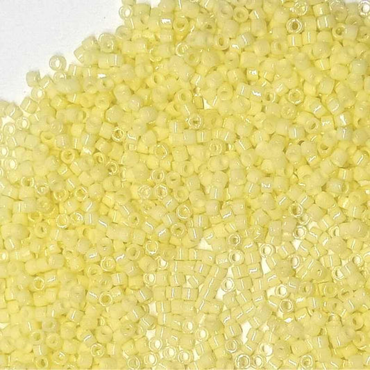 11/0 MIYUKI delica DB2101 Duracoat Opaque Light Lemon Ice 1gr.  - Miyukilandia