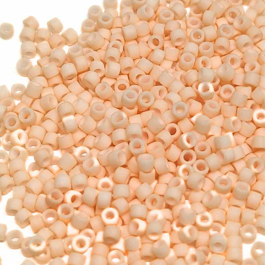 11/0 MIYUKI delica DB1512 Matte Opaque Light Peach - 1gr.  - Miyukilandia