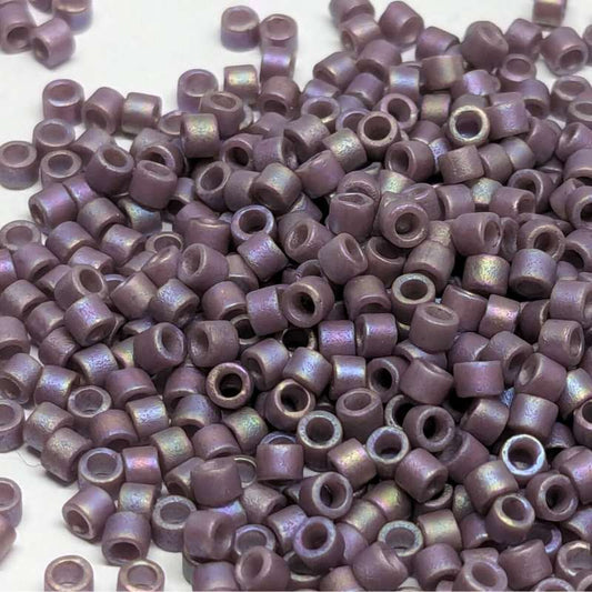 11/0 MIYUKI delica DB2322 Op.Glazed Frosted Rainbow Grape 1gr.  - Miyukilandia