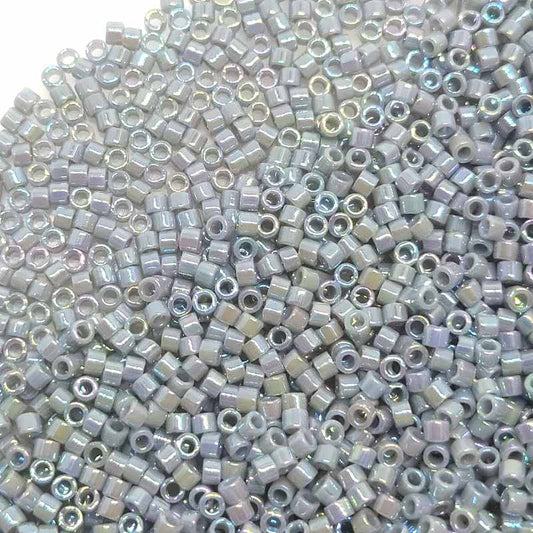 11/0 MIYUKI delica DB1579 Opaque Ghost Grey AB - 1gr.  - Miyukilandia