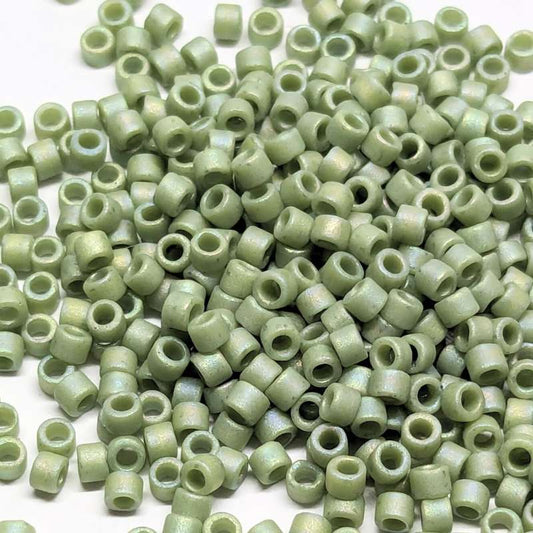 11/0 MIYUKI delica DB2310 Opaque Glazed Frosted Kiwi 1gr.  - Miyukilandia