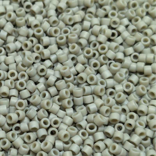 11/0 MIYUKI delica DB2282 Opaque Matte Glazed Cactus 1gr.  - Miyukilandia