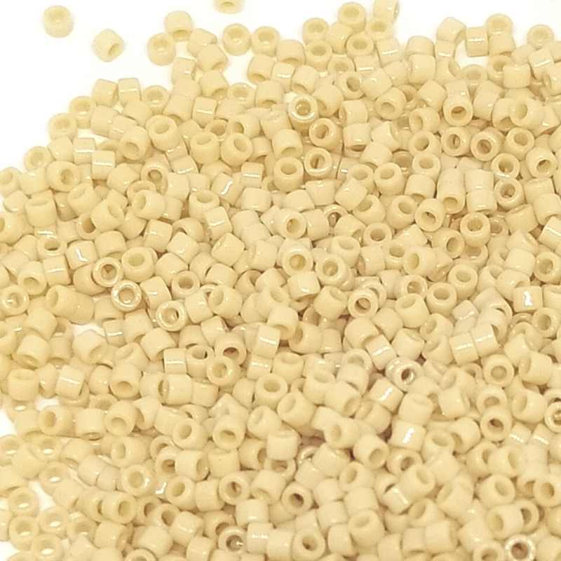 11/0 MIYUKI delica DB1131 Opaque Pear - 1gr.  - Miyukilandia