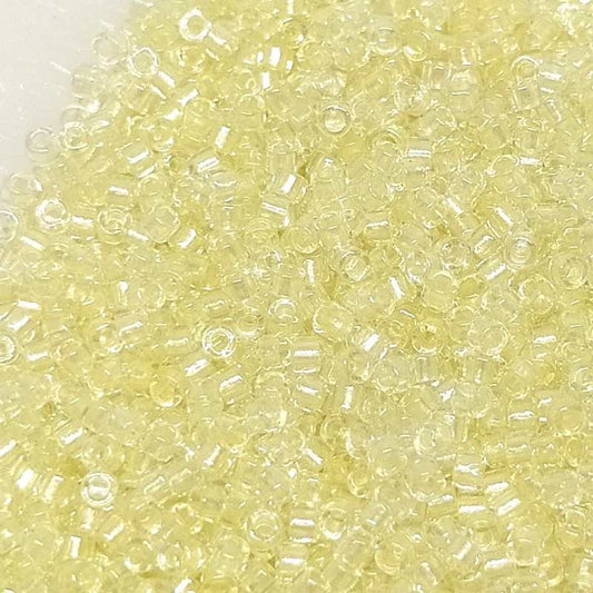 11/0 MIYUKI delica DB1676 Pearl lined tra. Pale Yellow AB - 1gr.  - Miyukilandia