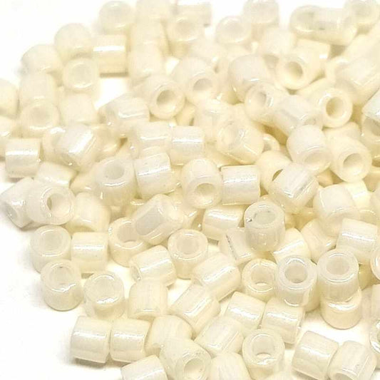 8/0 MIYUKI delica  - Opaque Creme Luster - 1gr.  - Miyukilandia