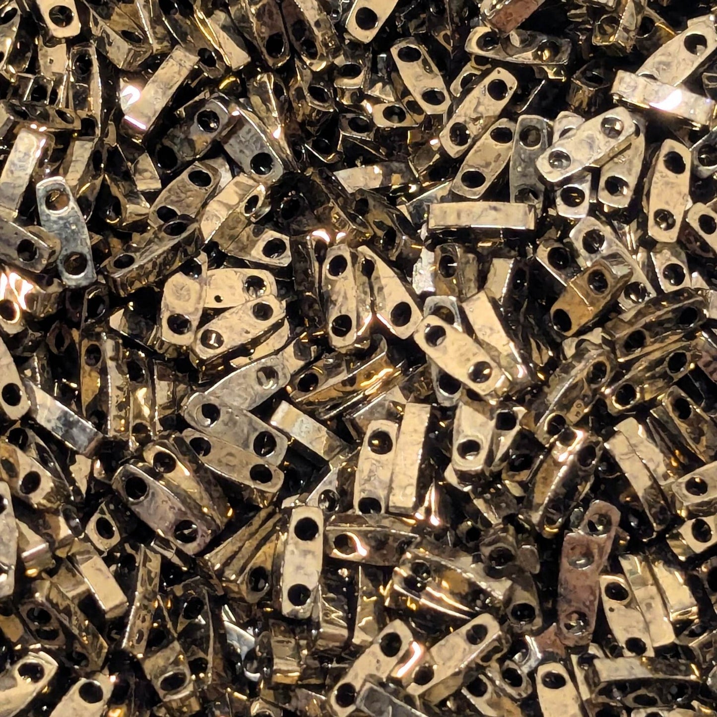 Abalorios Miyuki Quarter Tila Metallic Dark Bronze