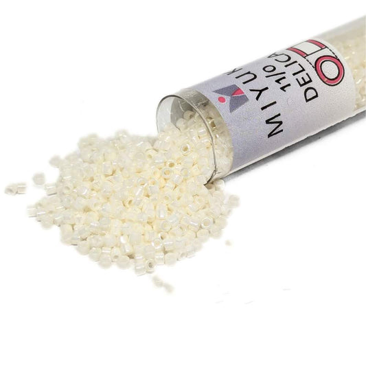 DB0203 Tubo Miyuki Delica 11/0 Ceylon Light Yellow 7,2gr  - Miyukilandia