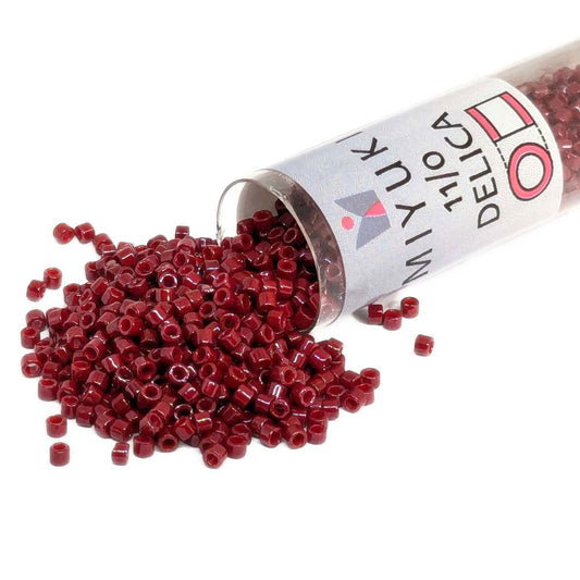 DB0654 Tubo Miyuki Delica 11/0 Dyed Opaque Cranbery 7,2gr  - Miyukilandia
