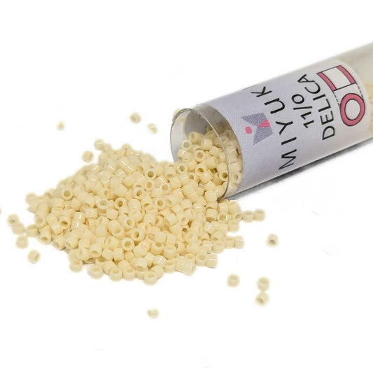 DB0732 Tubo Miyuki Delica 11/0 Opaque Cream 7,2gr . -  
