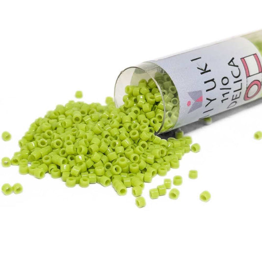 DB0733 Tubo Miyuki Delica 11/0 Opaque Chartreuse 7,2gr. -  