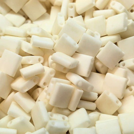 Miyuki Tila 5mm 2021 - Matte Opal Cream pack de 2 gr.  - Miyukilandia