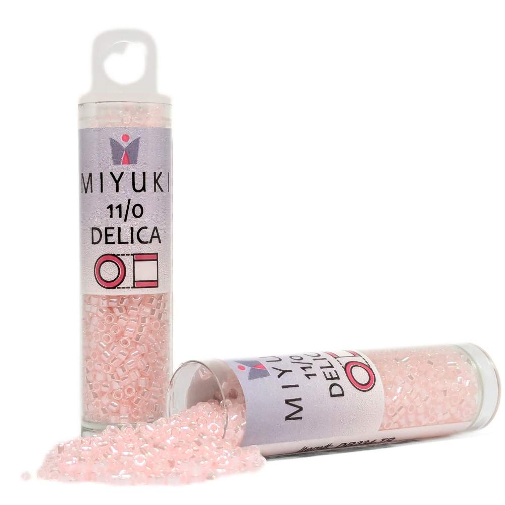 DB0234 Miyuki Delica Tube 11/0 Lined Crystal Pale Salmon 7.2gr.