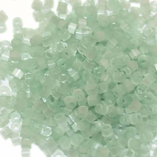 11/0 MIYUKI delica DB0828 - Silk Mint - 1 gr.
