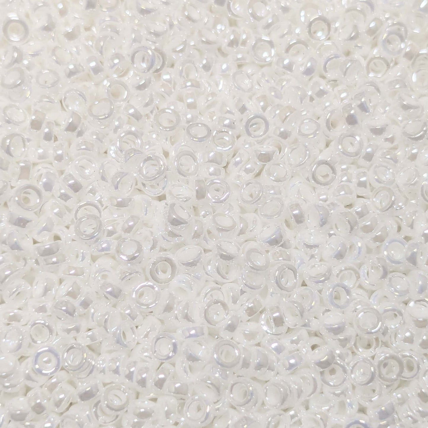 Miyuki Spacer White ceylon 2,2mm