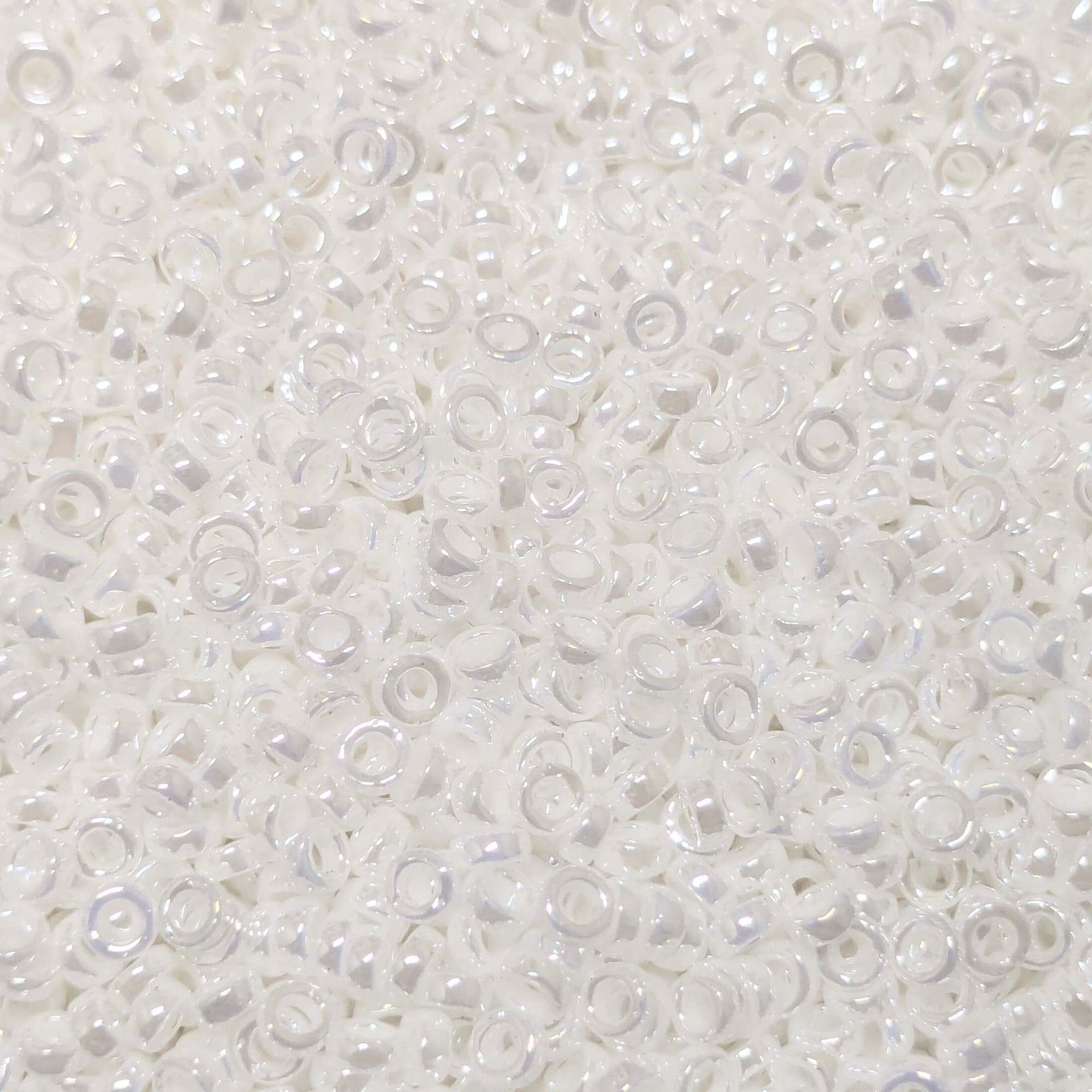 Miyuki Spacer White ceylon 2,2mm