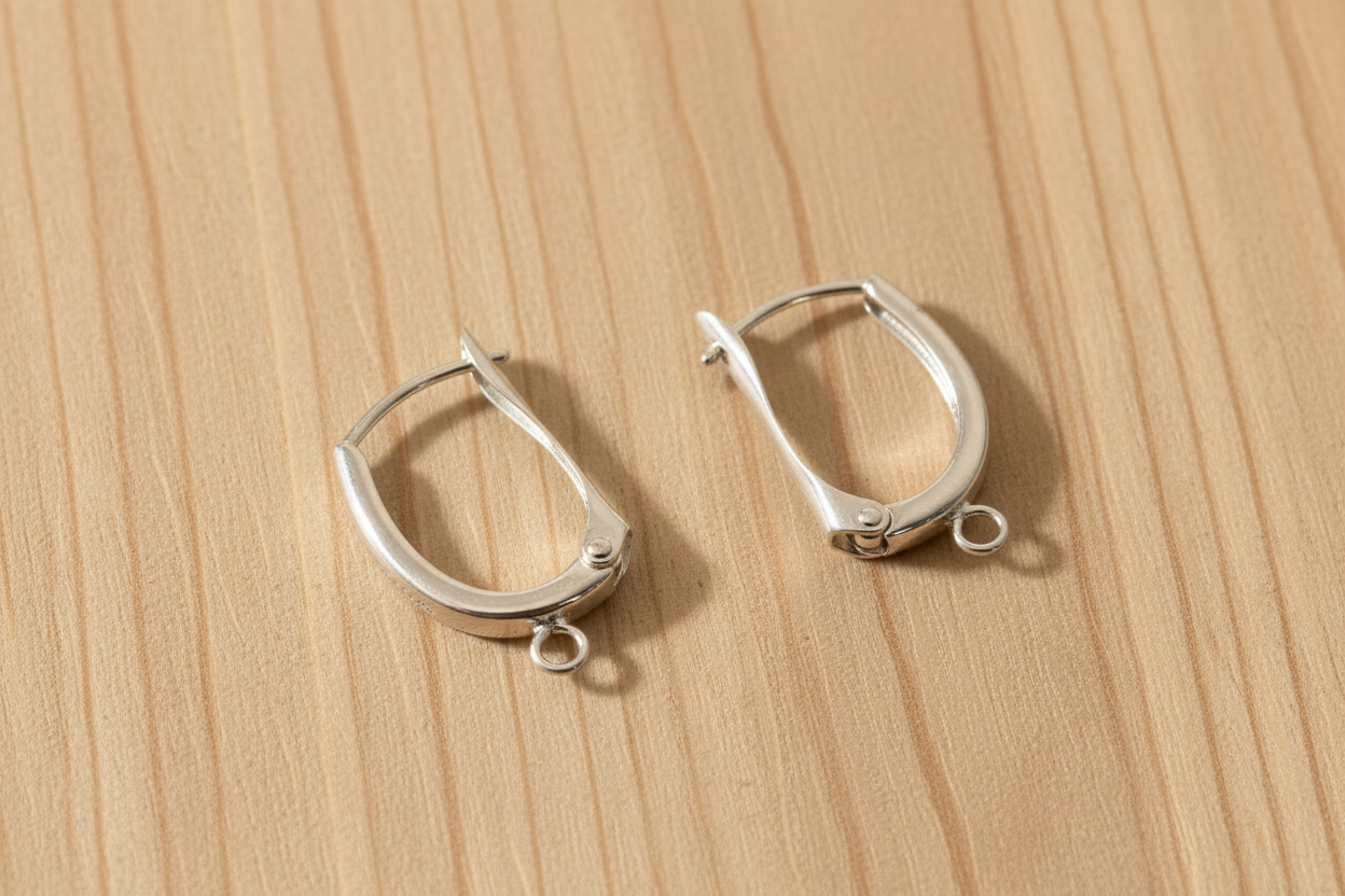 Arete de Aro con Pestillo en Plata de Ley 925 y Bucle – 20,5 mm